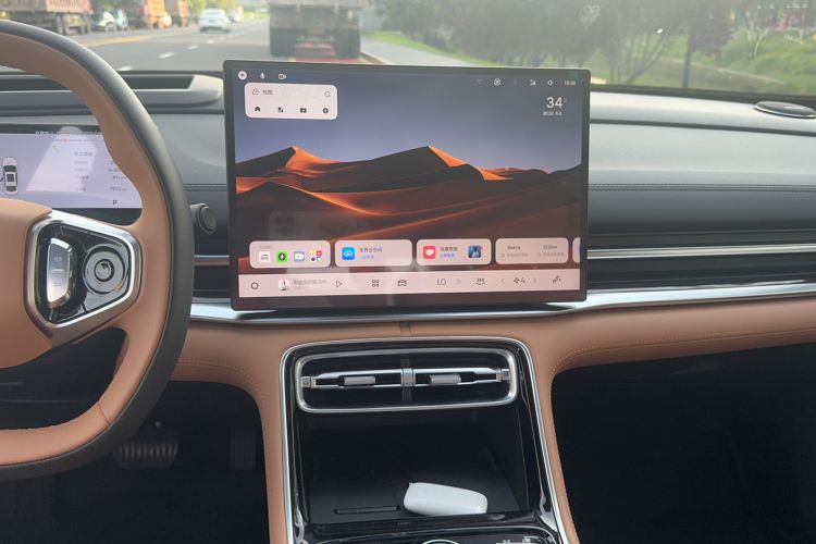 Used Geely Galaxy A7 2025 Model EM-i 150km Starship Edition Audio And AC Panel