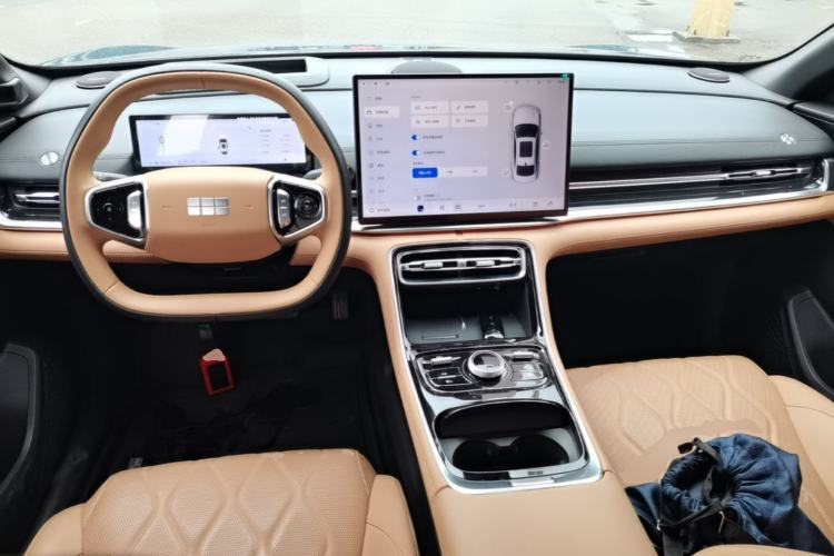 Used Geely Galaxy A7 2025 Model EM-i 150km Starship Edition Center Console