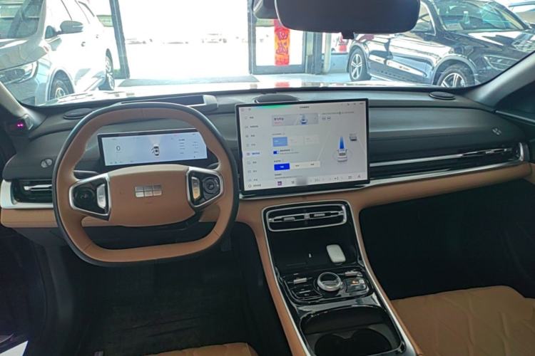 Used Geely Galaxy A7 2025 Model EM-i 150km Starship Edition Center Console