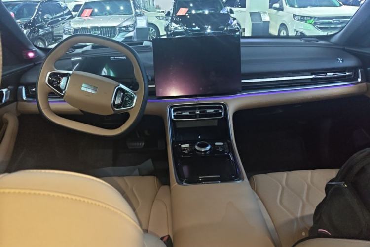 Used Geely Galaxy A7 2025 Model EM-i 150km Starship Edition Center Console