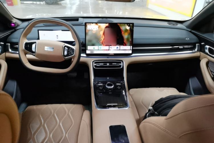 Used Geely Galaxy A7 2025 Model EM-i 150km Starship Edition Center Console