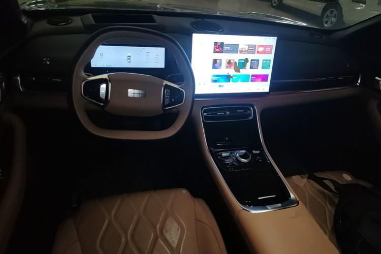 Used Geely Galaxy A7 2025 Model EM-i 150km Starship Edition Center Console