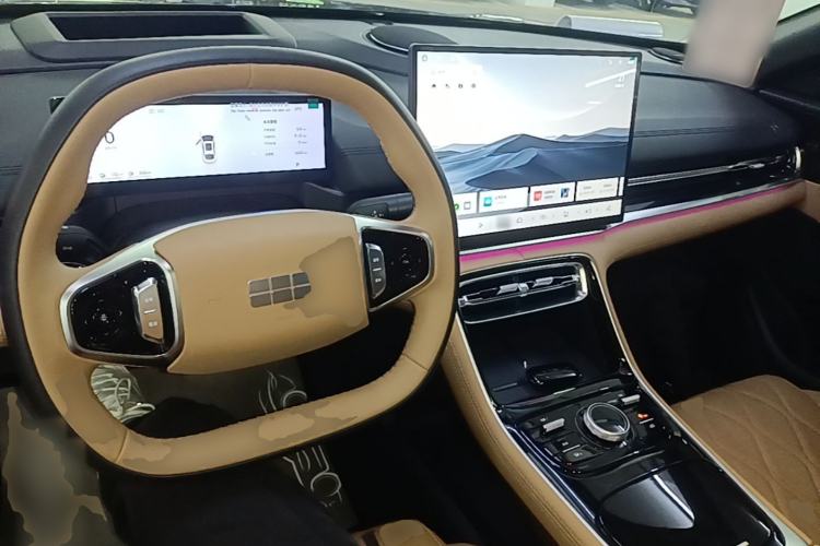 Used Geely Galaxy A7 2025 Model EM-i 150km Starship Edition Center Console