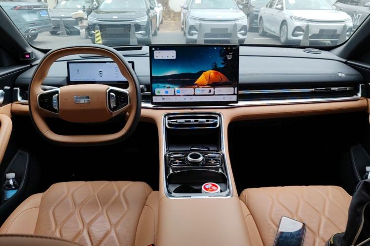 Used Geely Galaxy A7 2025 Model EM-i 150km Starship Edition Center Console