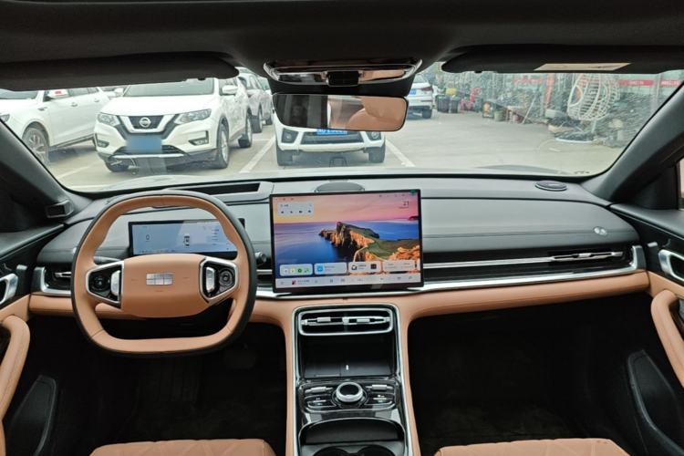 Used Geely Galaxy A7 2025 Model EM-i 150km Starship Edition Center Console
