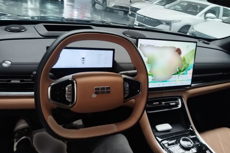 Used Geely Galaxy A7 2025 Model EM-i 150km Starship Edition Center Console