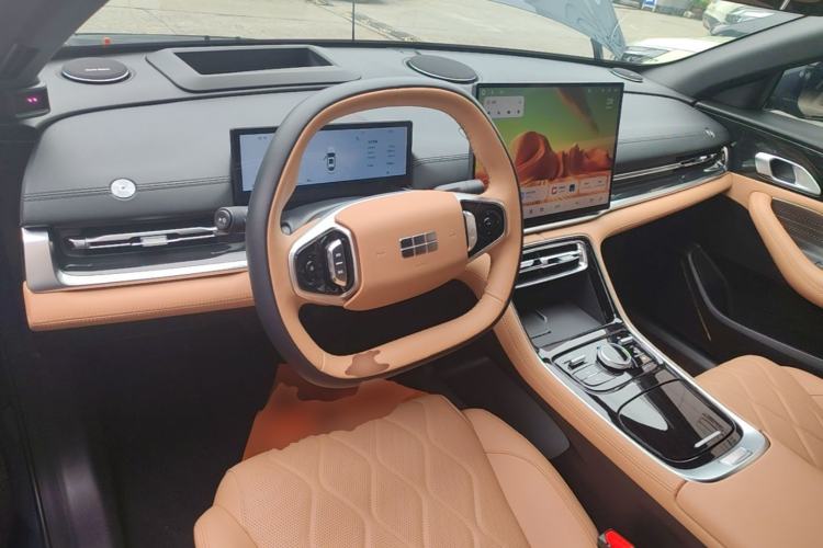 Used Geely Galaxy A7 2025 Model EM-i 150km Starship Edition Center Console