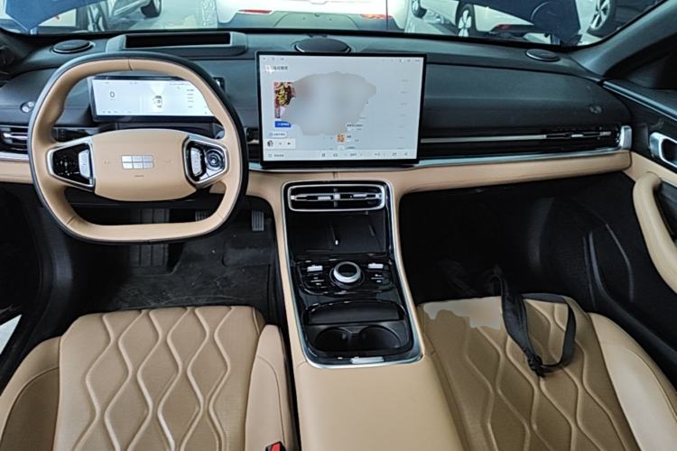 Used Geely Galaxy A7 2025 Model EM-i 150km Starship Edition Center Console