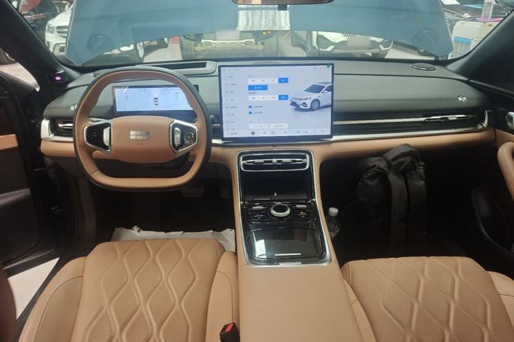 Used Geely Galaxy A7 2025 Model EM-i 150km Starship Edition Center Console