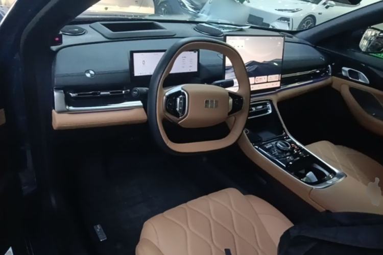 Used Geely Galaxy A7 2025 Model EM-i 150km Starship Edition Center Console