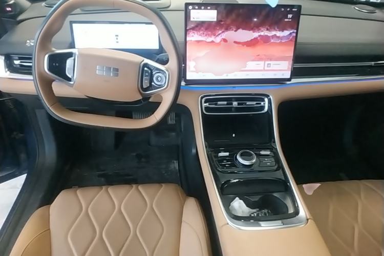Used Geely Galaxy A7 2025 Model EM-i 150km Starship Edition Center Console