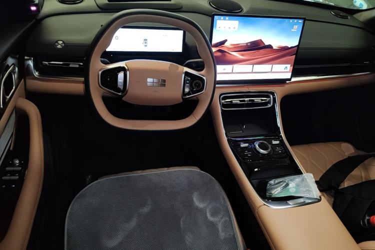 Used Geely Galaxy A7 2025 Model EM-i 150km Starship Edition Center Console