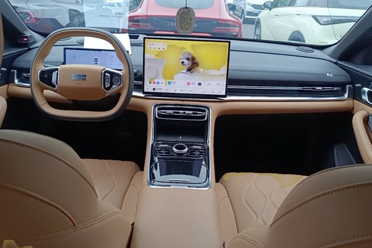 Used Geely Galaxy A7 2025 Model EM-i 150km Starship Edition Center Console