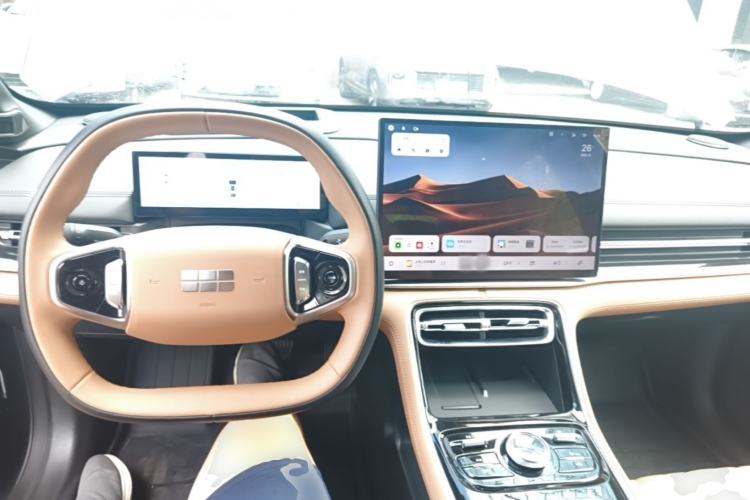 Used Geely Galaxy A7 2025 Model EM-i 150km Starship Edition Center Console