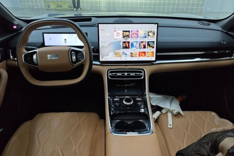 Used Geely Galaxy A7 2025 Model EM-i 150km Starship Edition Center Console