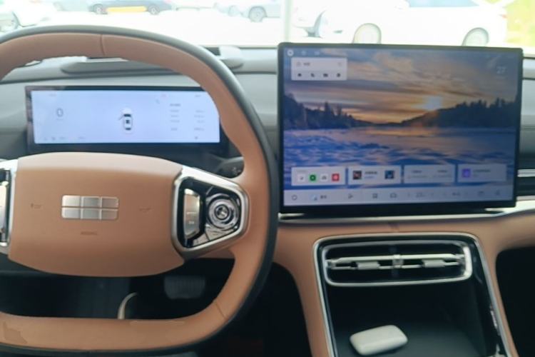 Used Geely Galaxy A7 2025 Model EM-i 150km Starship Edition Center Console