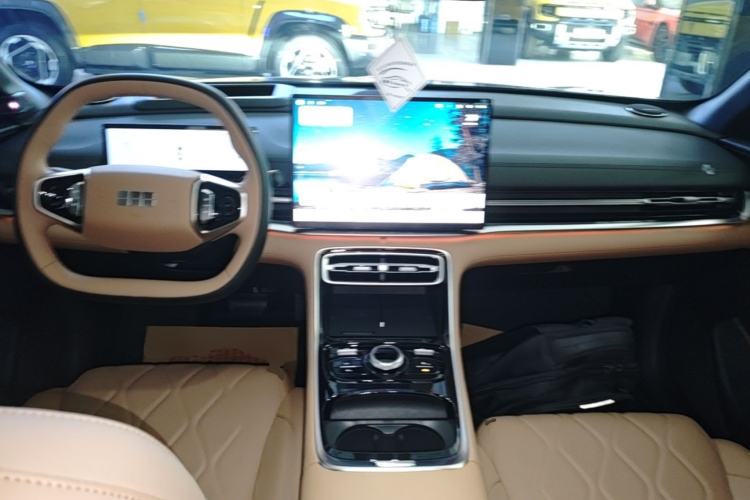 Used Geely Galaxy A7 2025 Model EM-i 150km Starship Edition Center Console