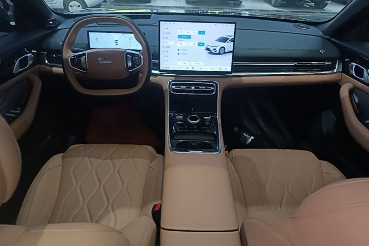 Used Geely Galaxy A7 2025 Model EM-i 150km Starship Edition Center Console
