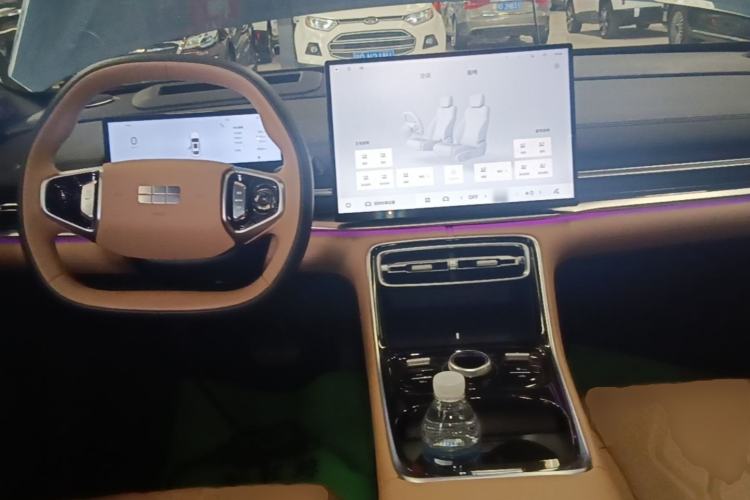 Used Geely Galaxy A7 2025 Model EM-i 150km Starship Edition Center Console