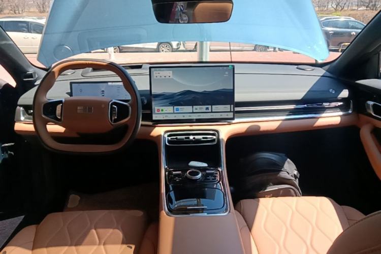 Used Geely Galaxy A7 2025 Model EM-i 150km Starship Edition Center Console