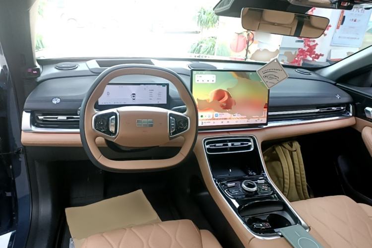 Used Geely Galaxy A7 2025 Model EM-i 150km Starship Edition Center Console