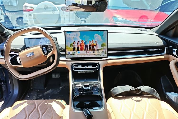 Used Geely Galaxy A7 2025 Model EM-i 150km Starship Edition Center Console