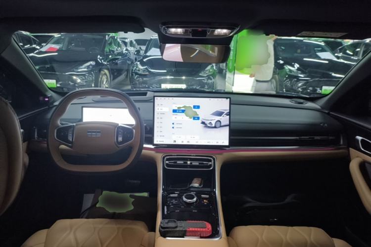 Used Geely Galaxy A7 2025 Model EM-i 150km Starship Edition Center Console