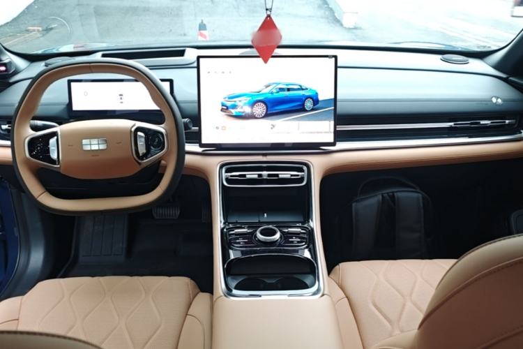 Used Geely Galaxy A7 2025 Model EM-i 150km Starship Edition Center Console