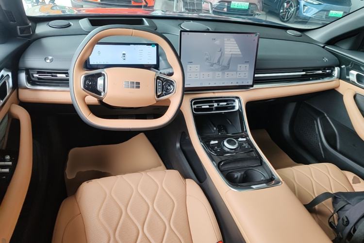 Used Geely Galaxy A7 2025 Model EM-i 150km Starship Edition Center Console