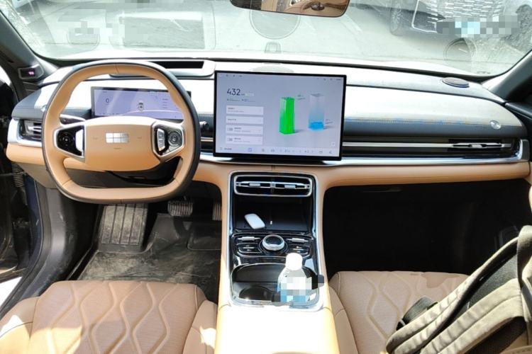 Used Geely Galaxy A7 2025 Model EM-i 150km Starship Edition Center Console