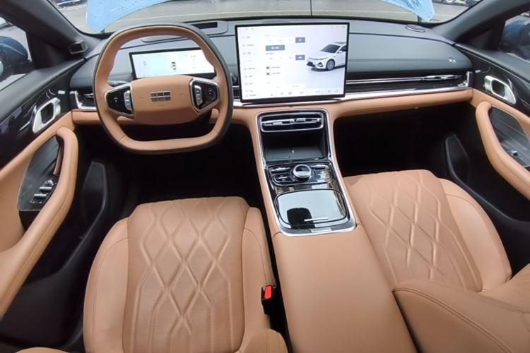 Used Geely Galaxy A7 2025 Model EM-i 150km Starship Edition Center Console