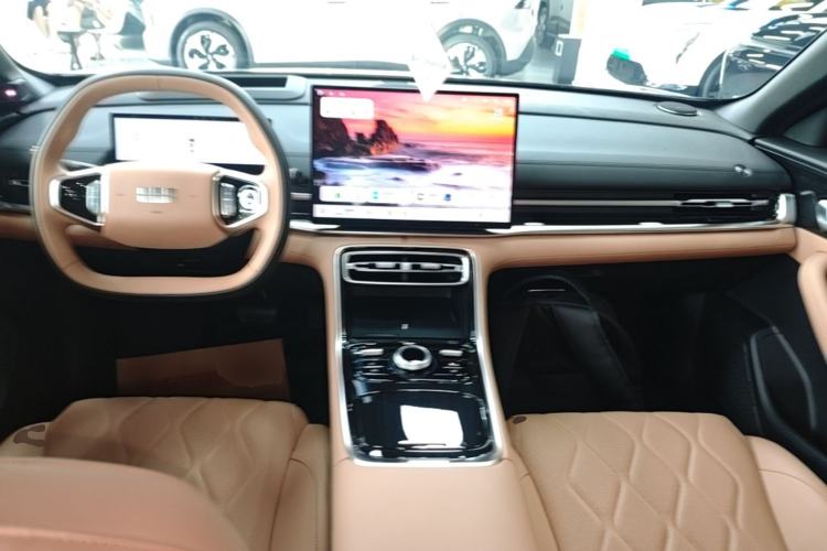 Used Geely Galaxy A7 2025 Model EM-i 150km Starship Edition Center Console