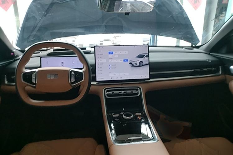 Used Geely Galaxy A7 2025 Model EM-i 150km Starship Edition Center Console