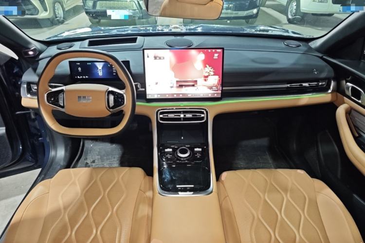 Used Geely Galaxy A7 2025 Model EM-i 150km Starship Edition Center Console