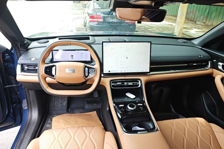 Used Geely Galaxy A7 2025 Model EM-i 150km Starship Edition Center Console