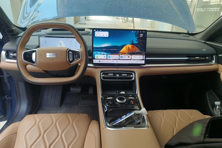 Used Geely Galaxy A7 2025 Model EM-i 150km Starship Edition Center Console