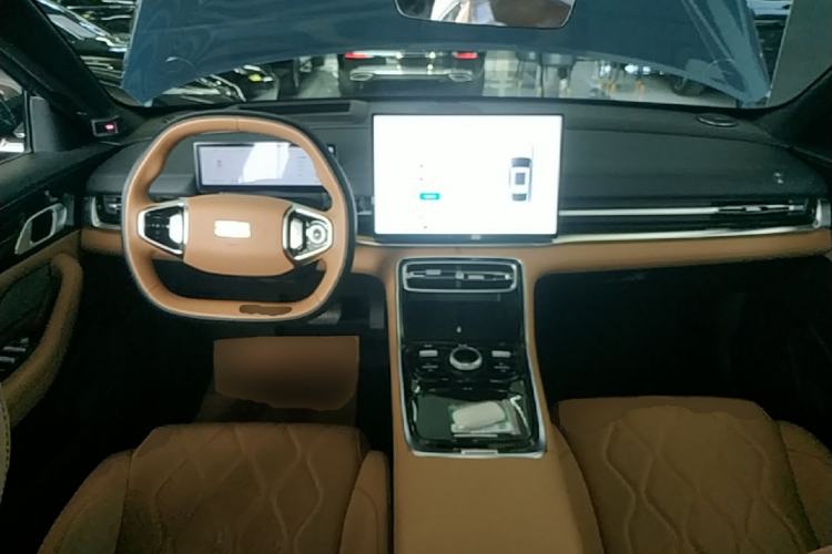 Used Geely Galaxy A7 2025 Model EM-i 150km Starship Edition Center Console