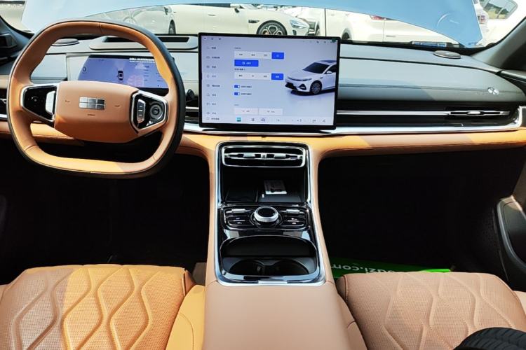 Used Geely Galaxy A7 2025 Model EM-i 150km Starship Edition Center Console