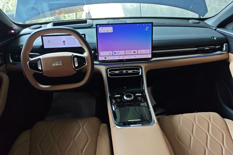 Used Geely Galaxy A7 2025 Model EM-i 150km Starship Edition Center Console