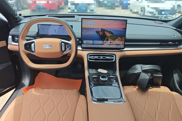 Used Geely Galaxy A7 2025 Model EM-i 150km Starship Edition Center Console