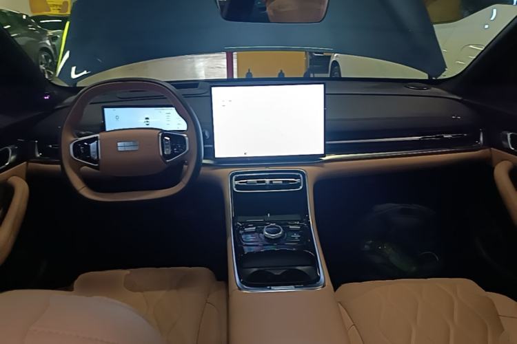 Used Geely Galaxy A7 2025 Model EM-i 150km Starship Edition Center Console