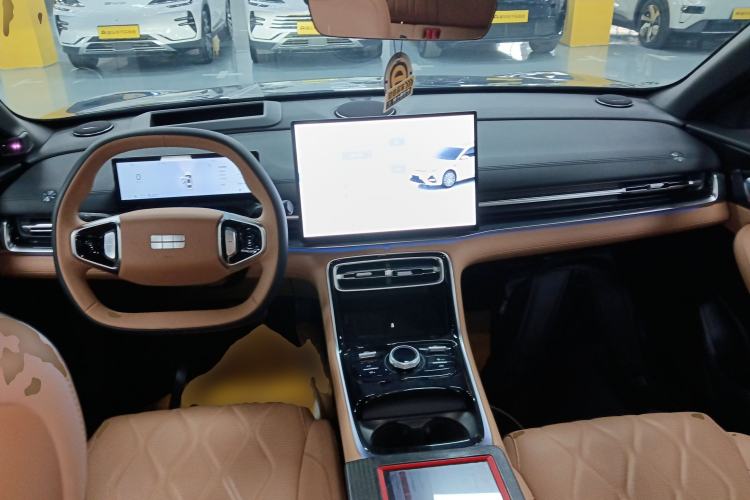 Used Geely Galaxy A7 2025 Model EM-i 150km Starship Edition Center Console