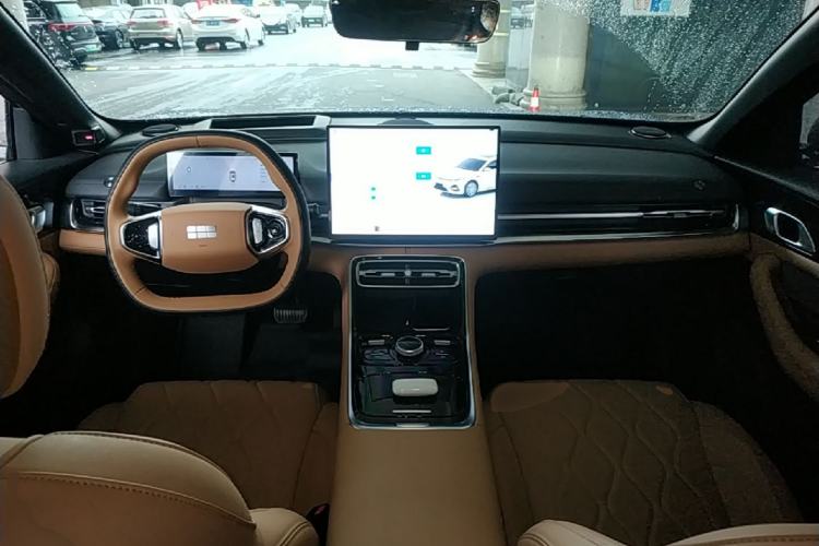 Used Geely Galaxy A7 2025 Model EM-i 150km Starship Edition Center Console