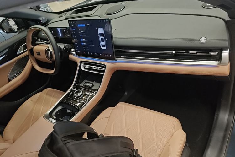 Used Geely Galaxy A7 2025 Model EM-i 150km Starship Edition Center Console