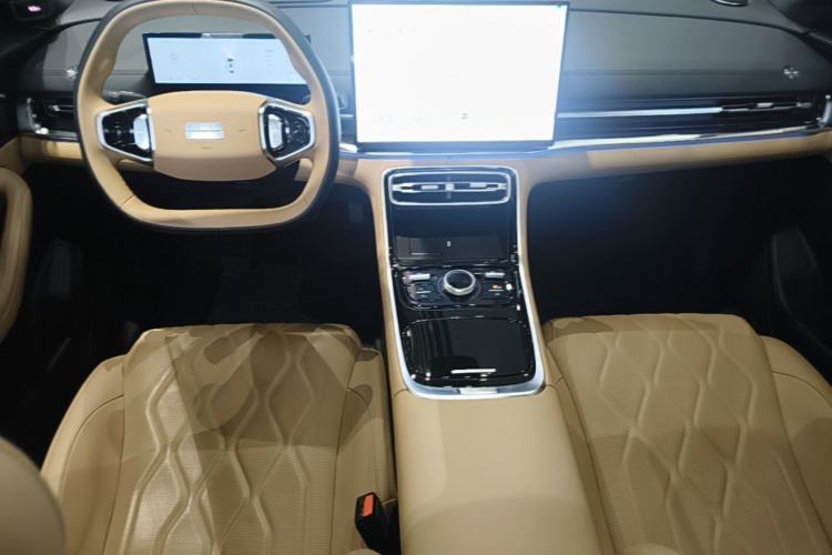 Used Geely Galaxy A7 2025 Model EM-i 150km Starship Edition Center Console