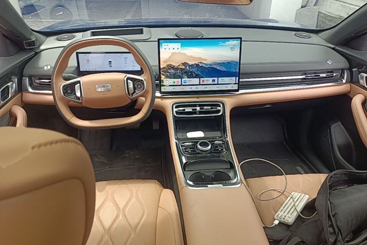 Used Geely Galaxy A7 2025 Model EM-i 150km Starship Edition Center Console