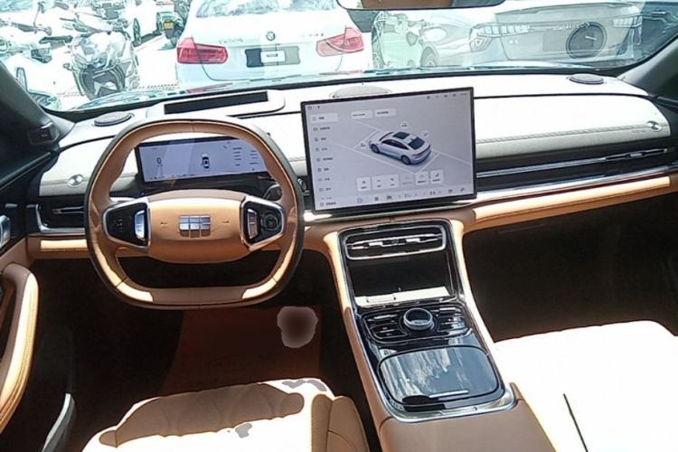 Used Geely Galaxy A7 2025 Model EM-i 150km Starship Edition Center Console