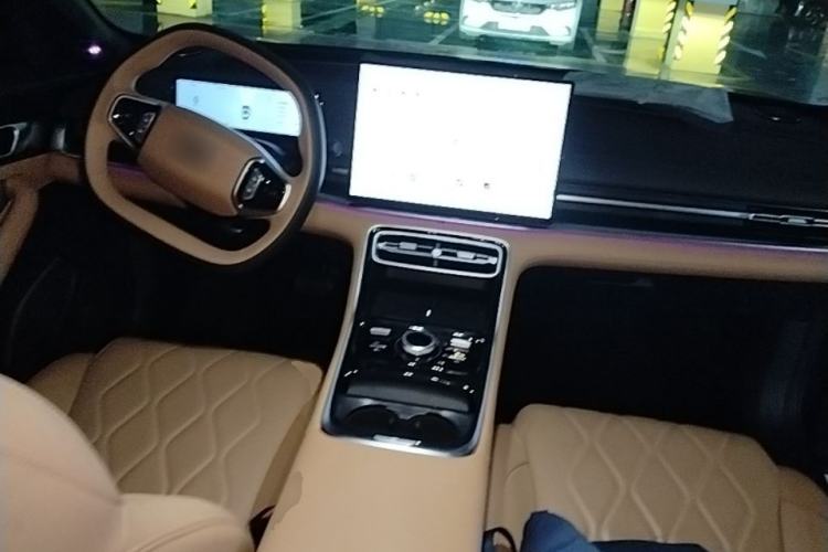 Used Geely Galaxy A7 2025 Model EM-i 150km Starship Edition Center Console