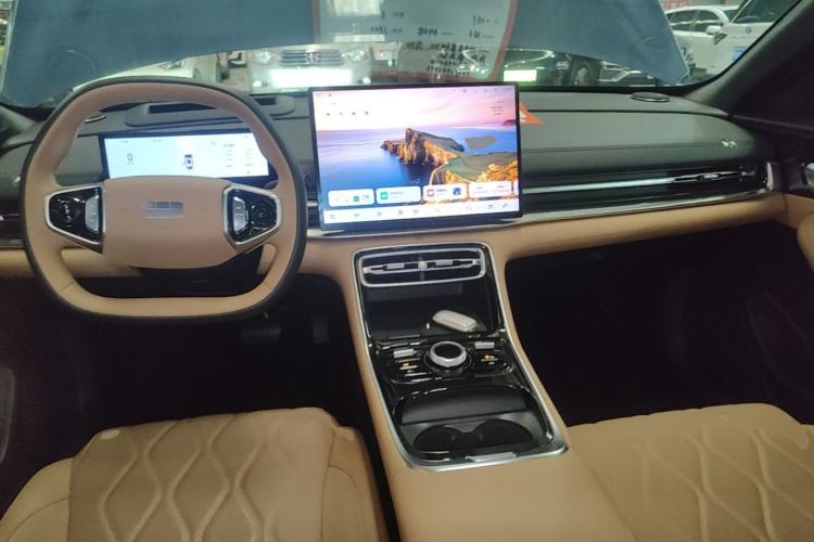 Used Geely Galaxy A7 2025 Model EM-i 150km Starship Edition Center Console
