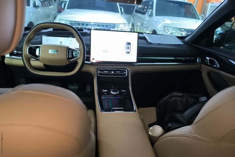 Used Geely Galaxy A7 2025 Model EM-i 150km Starship Edition Center Console